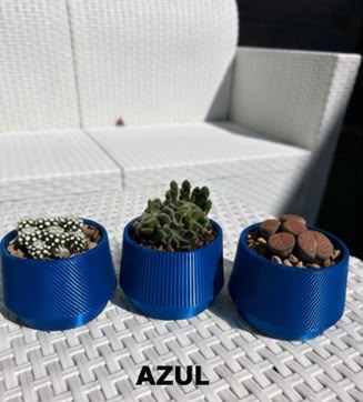 Conjunto de macetas triples de la serie Cónica